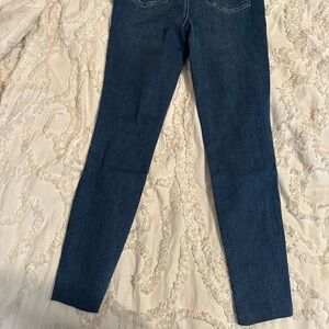 Good American. Size 27 / 4 Good Legs Cropped Blue835 Jeans